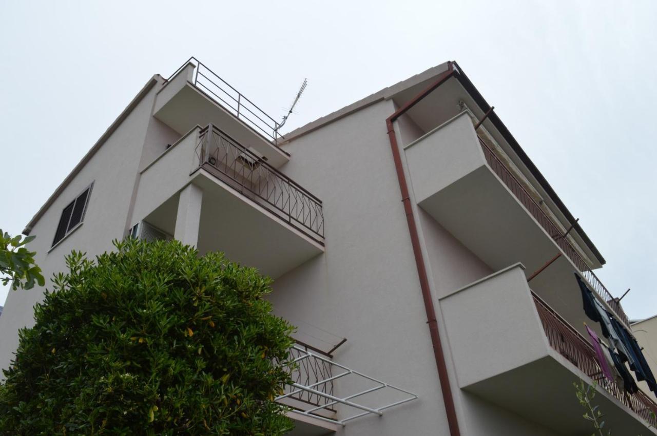 Soba Mira Lägenhet Makarska Exteriör bild