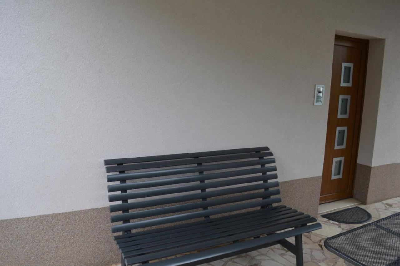 Soba Mira Lägenhet Makarska Exteriör bild